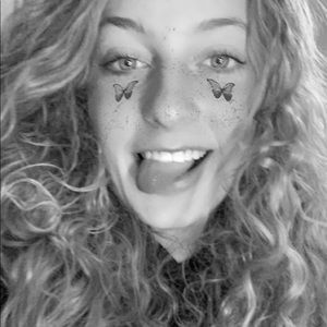 Meet your Posher, Mickayla